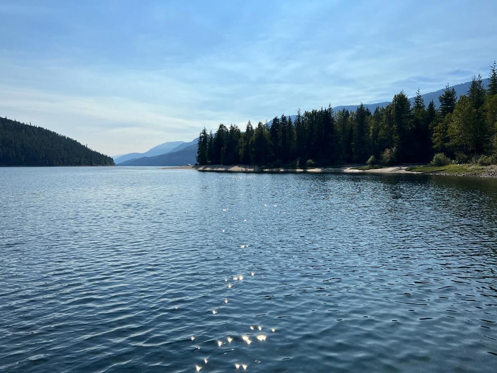 Exploring Shuswap Lake: Top Spots to Visit by Boat